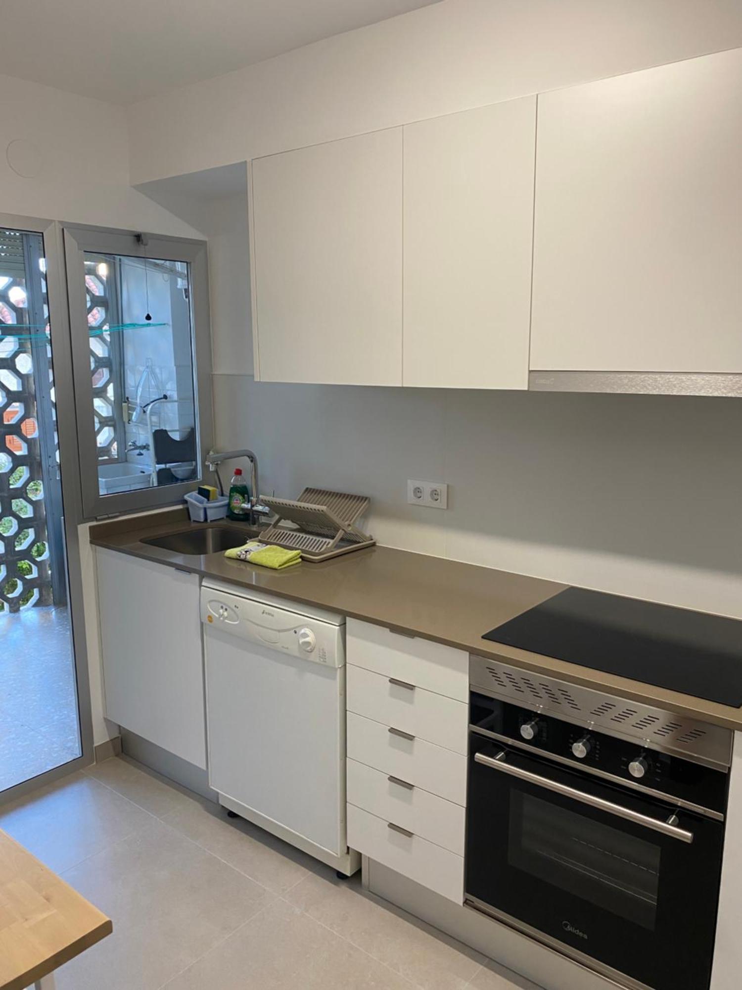 Large Apartment With Sea Views 수웨카 외부 사진